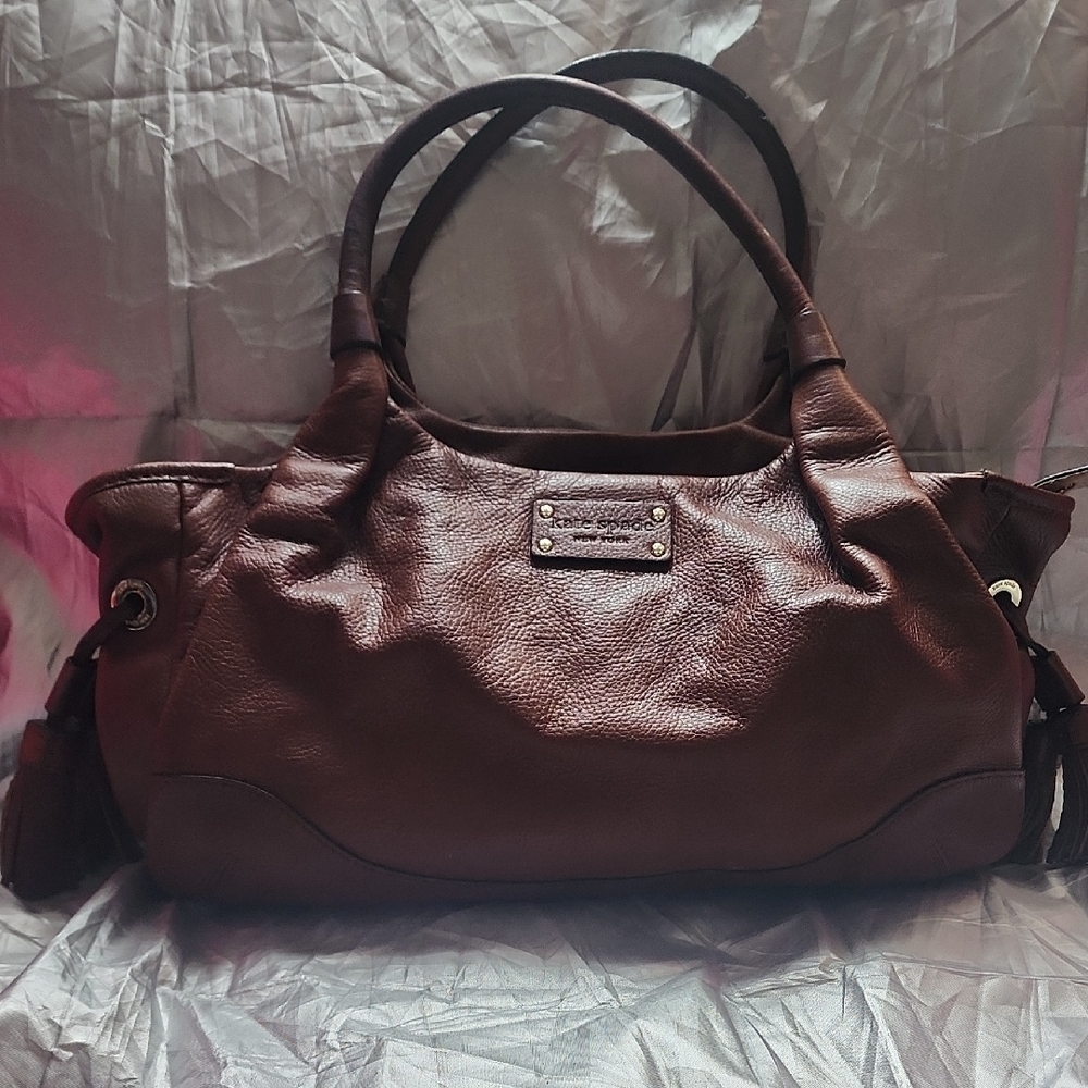 Elegant Brown Leather Handbag